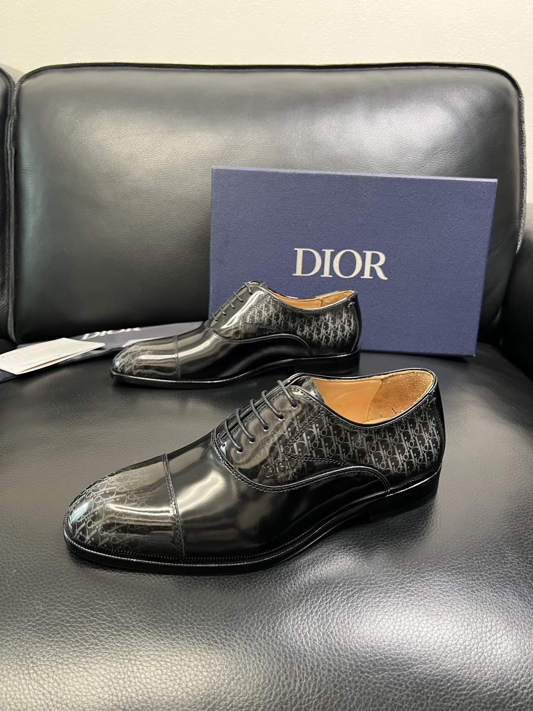Dior 高品质 顶级工艺品 迪奥 皮鞋系列专柜同步原厂配置，意大利进口牛皮，全进口水染牛皮里垫，鞋底：