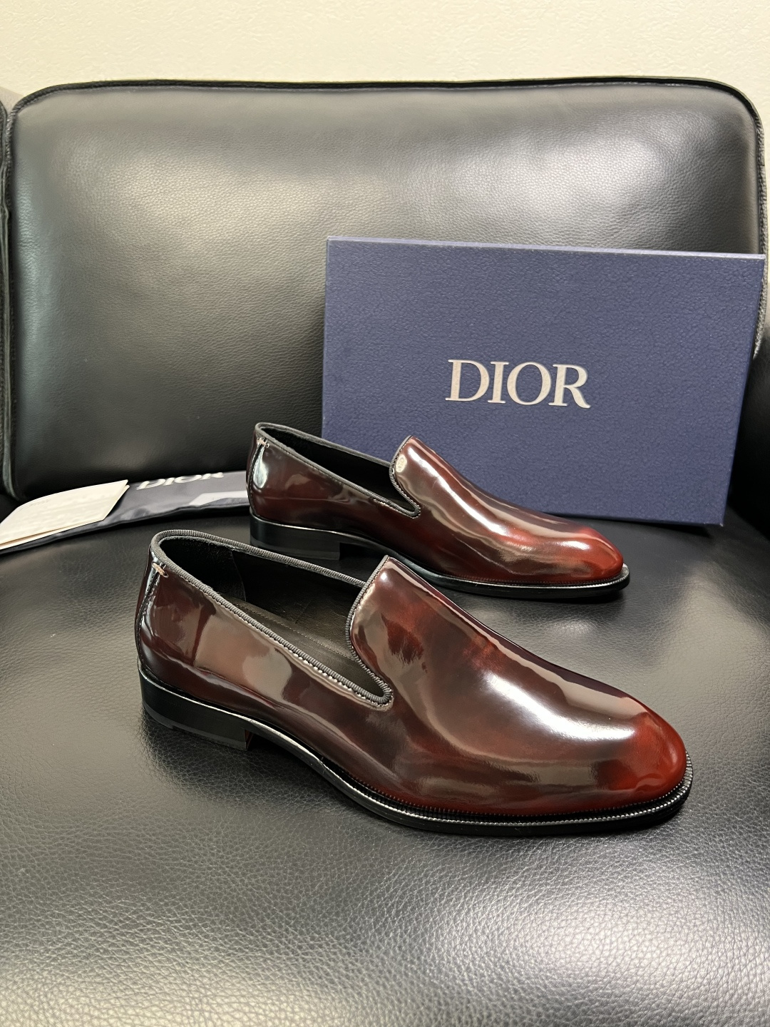 Dior 高品质 顶级工艺品 迪奥 皮鞋系列专柜同步原厂配置，意大利进口牛皮，全进口水染牛皮里垫，鞋底：
