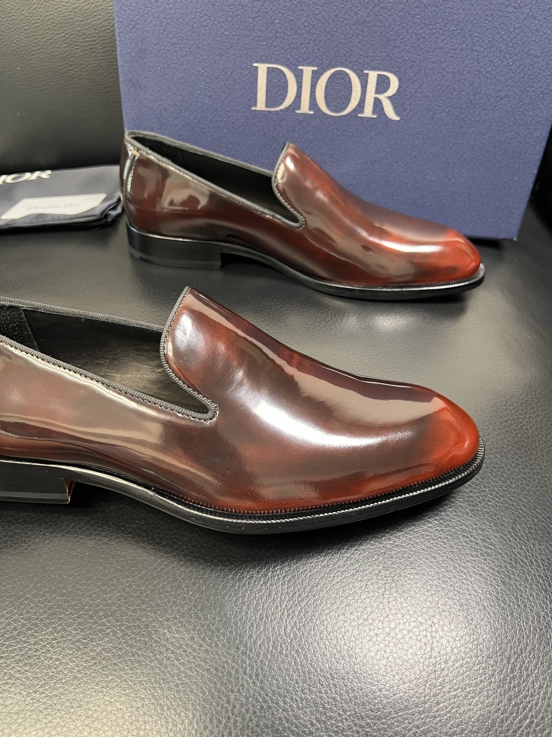 Dior 高品质 顶级工艺品 迪奥 皮鞋系列专柜同步原厂配置，意大利进口牛皮，全进口水染牛皮里垫，鞋底：