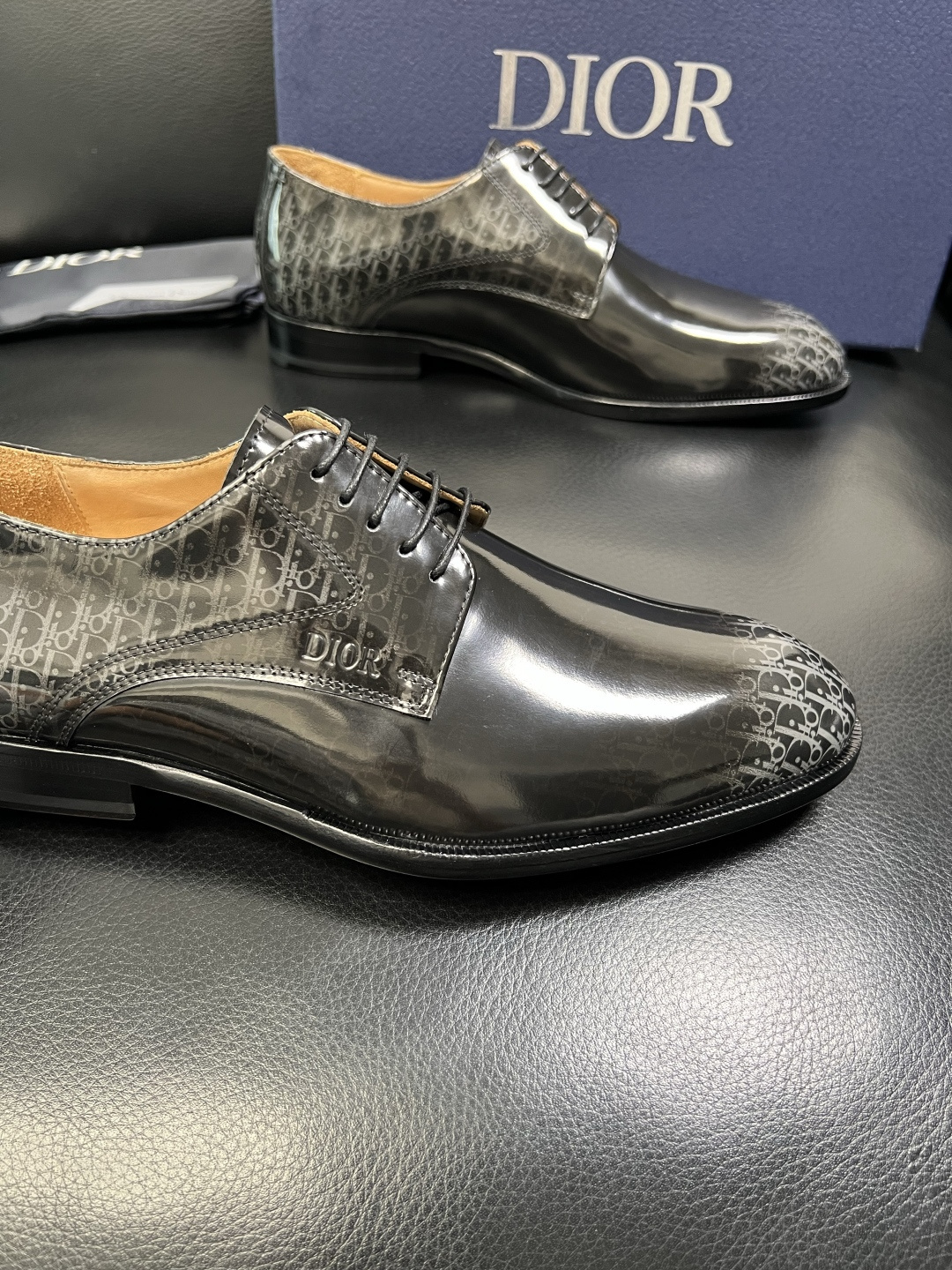 Dior 高品质 顶级工艺品 迪奥 皮鞋系列专柜同步原厂配置，意大利进口牛皮，全进口水染牛皮里垫，鞋底：