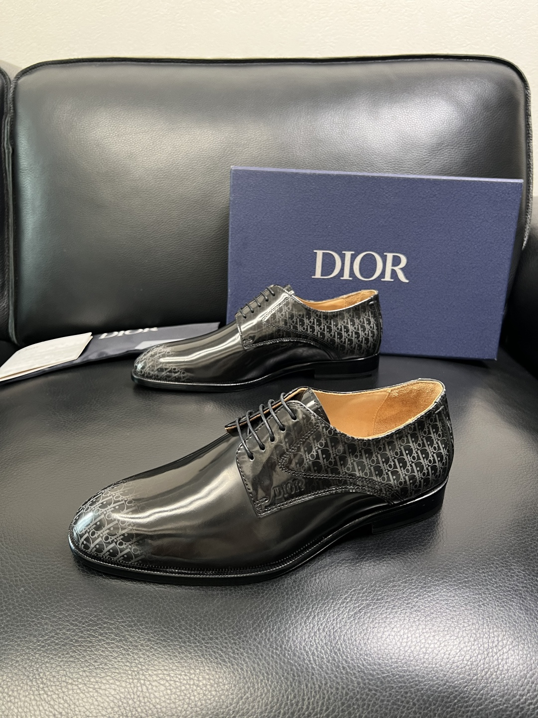Dior 高品质 顶级工艺品 迪奥 皮鞋系列专柜同步原厂配置，意大利进口牛皮，全进口水染牛皮里垫，鞋底：