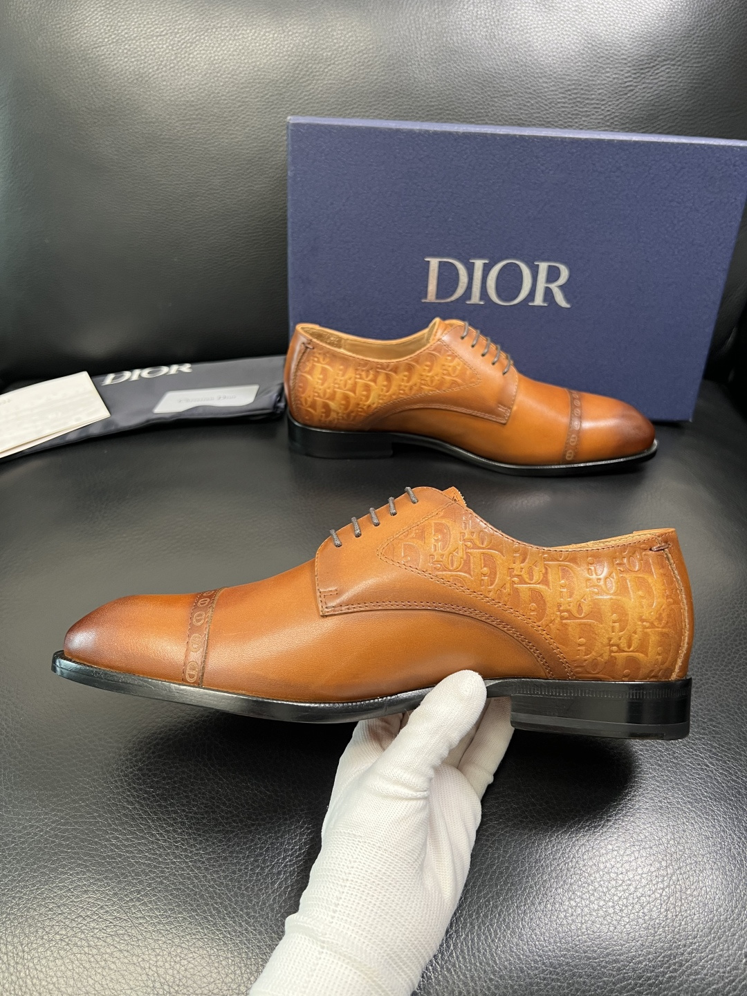 Dior 高品质 顶级工艺品 迪奥 皮鞋系列专柜同步原厂配置，意大利进口牛皮，全进口水染牛皮里垫，鞋底：