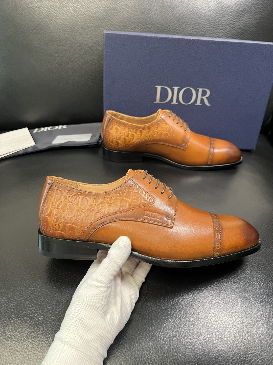 Dior 高品质 顶级工艺品 迪奥 皮鞋系列专柜同步原厂配置，意大利进口牛皮，全进口水染牛皮里垫，鞋底：