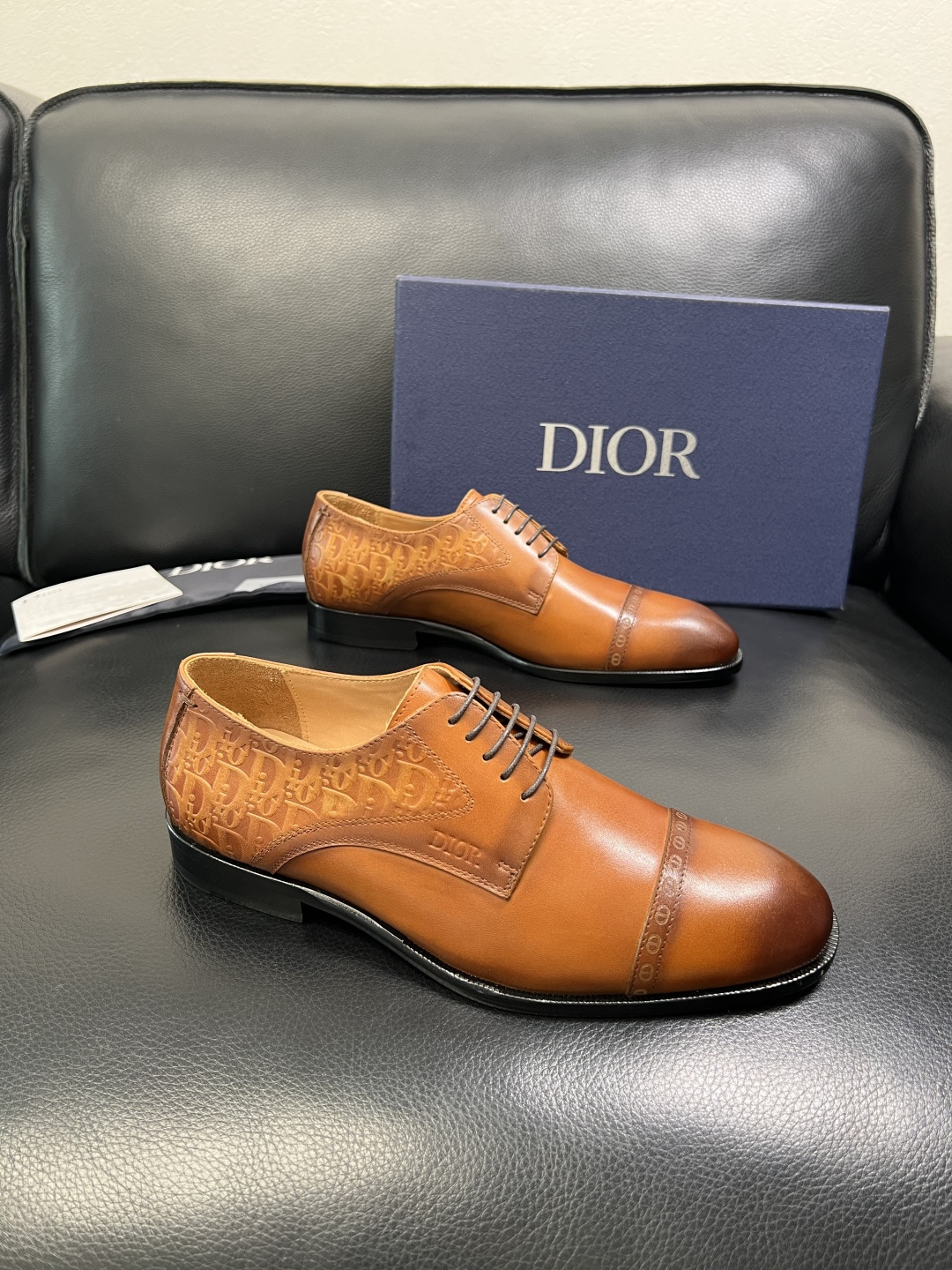 Dior 高品质 顶级工艺品 迪奥 皮鞋系列专柜同步原厂配置，意大利进口牛皮，全进口水染牛皮里垫，鞋底：