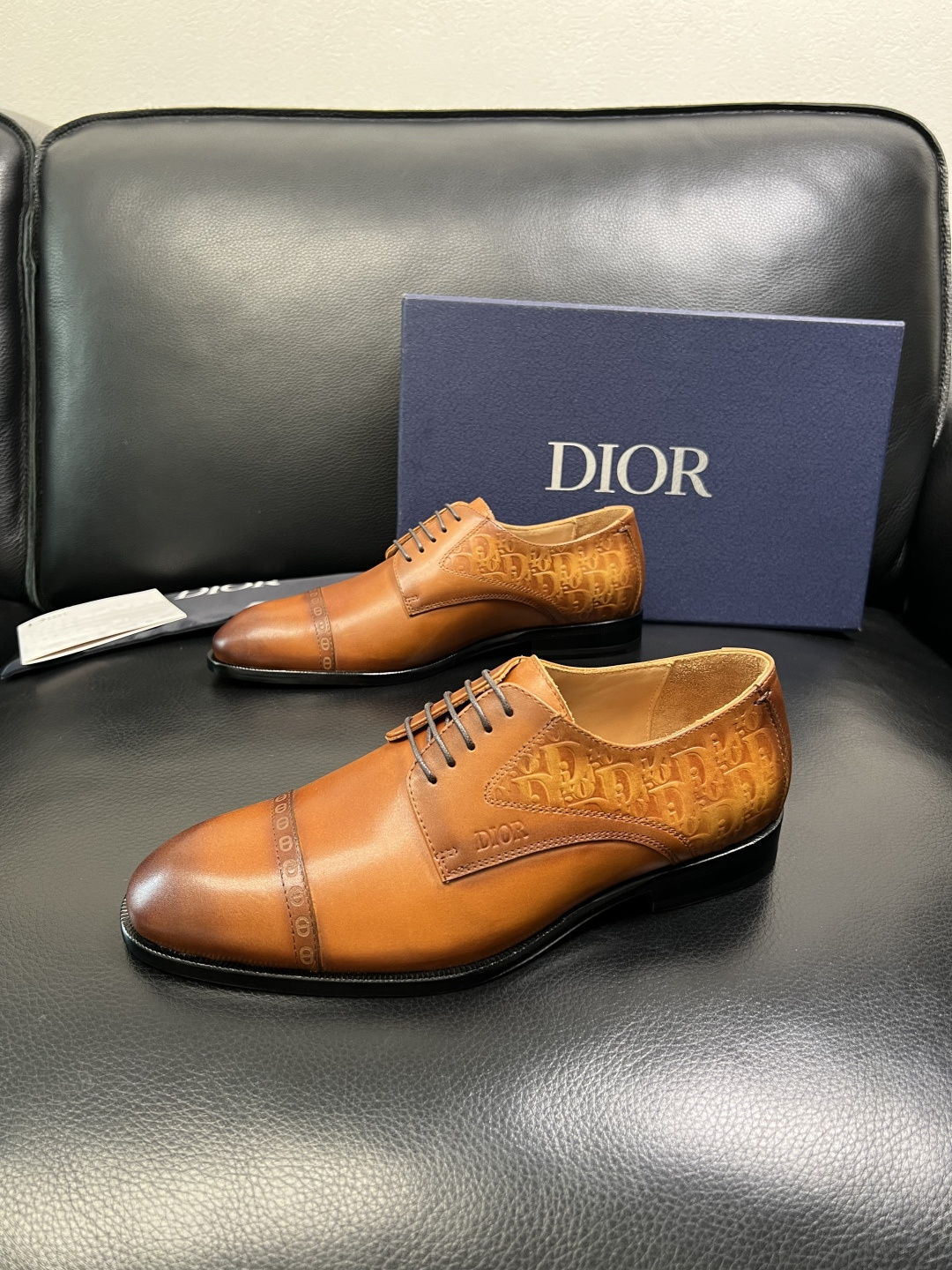Dior 高品质 顶级工艺品 迪奥 皮鞋系列专柜同步原厂配置，意大利进口牛皮，全进口水染牛皮里垫，鞋底：