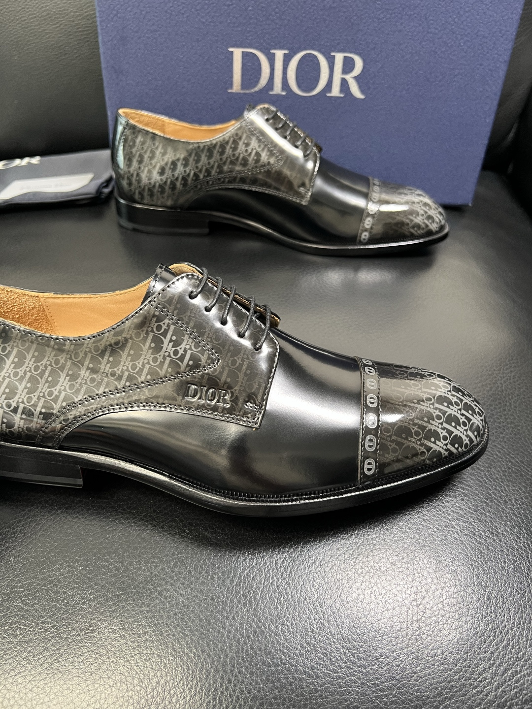 Dior 高品质 顶级工艺品 迪奥 皮鞋系列专柜同步原厂配置，意大利进口牛皮，全进口水染牛皮里垫，鞋底：