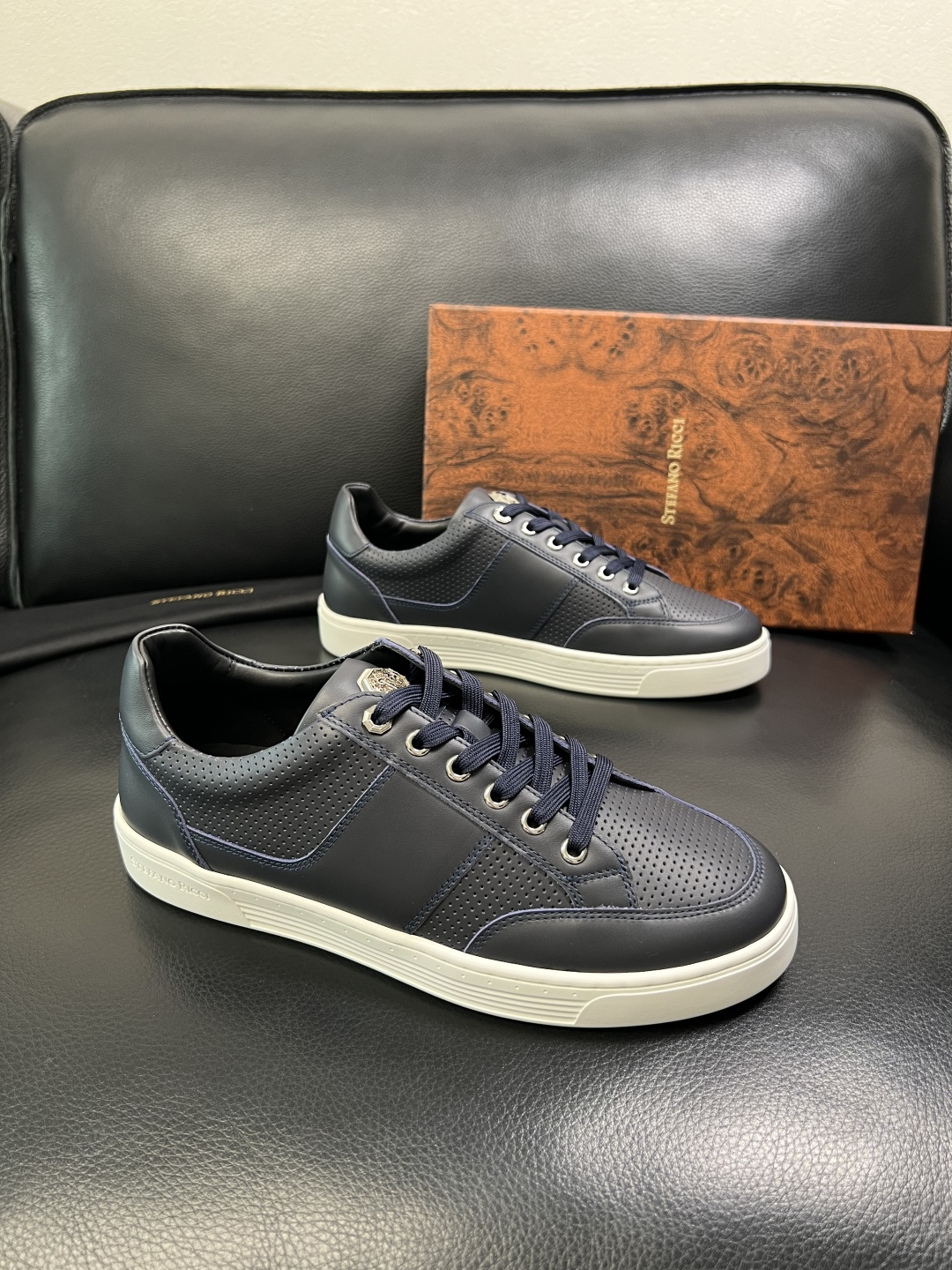 NO:690183,Only exchange code without refund StefanoRicci high quality top handicrafts Stephen Raunich counter new products synchronized, uppers imported from Italy cowhide patchwork fabric, imported water-dyed cowhide inner pads, original soles specially provided by the original factory, exclusive movable molded soles super comfortable, original factory and single goods, high quality, welcome to compare, code number 39-45,,cowhide19860909只换码不退 StefanoRicci 高品质 顶级工艺品史蒂芬 劳尼治 专柜新品同步,鞋面意大利进口牛皮拼布面料,进口水染牛皮内里垫,鞋底原厂特供原版底,独家活动成型底超级舒适,原厂跟单货, 高品质,欢迎对比,码数 39-45,,cowhide,Men's shoes