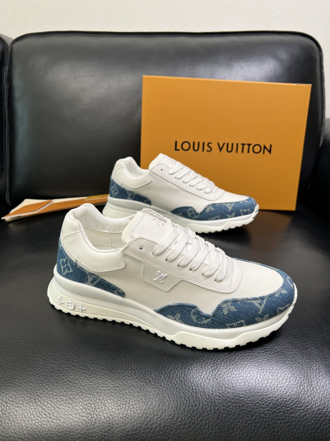 NO:690234,Lv high-quality top crafts Louis Vuitton, counters are equipped with original factory configurations, uppers are imported from Italy, high-quality spliced ​​colorful and complex crafts, imported cowhide lining is soft and comfortable, soles are specially provided by the original factory, TPU exclusive movable molded soles are super comfortable, original factory follow-up goods, code number 39-44 (customized 38 45 46 47),, louis vuitton, louis vuitton, cowhide19860909Lv 高品质 顶级工艺品 路易威登,专柜同步原厂配置,鞋面意大利进口,高品质拼接缤纷色彩复杂工艺品,进口牛皮里垫柔软舒适,鞋底原厂特供原版底,TPU独家活动成型底超级舒适,原厂跟单货,码数 39-44（订做 38 45 46 47）,,louis vuitton,louis vuitton,cowhide,Men's shoes