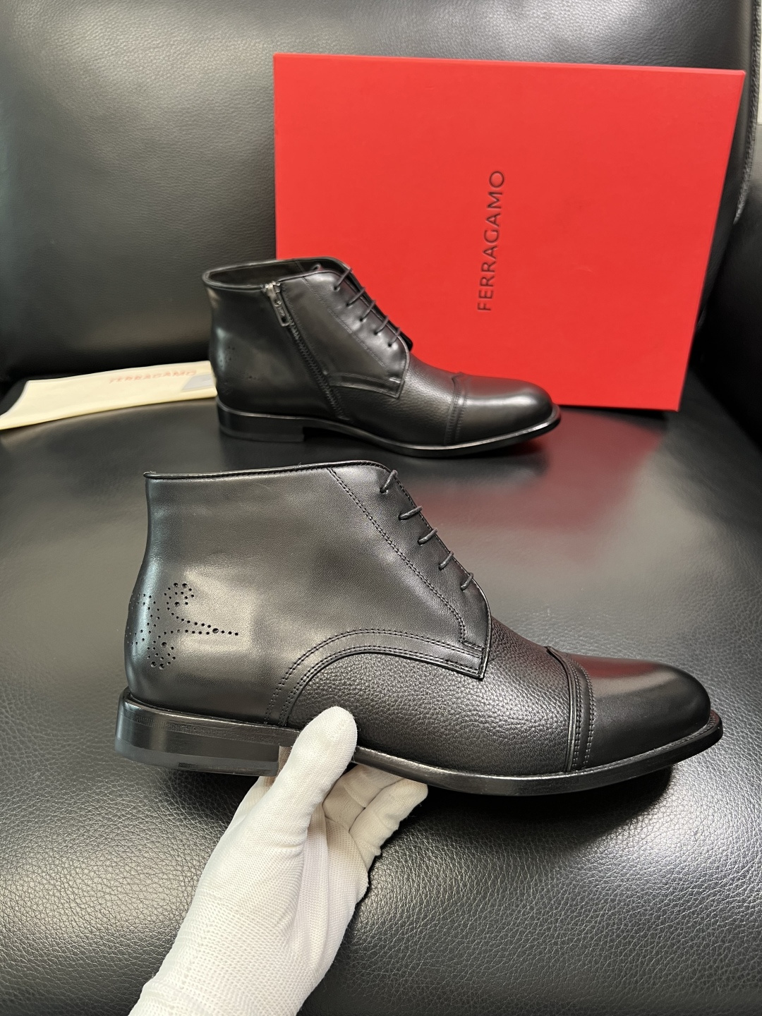 Ferragamo 高品质 顶级工艺品 菲拉格慕 靴子高帮专柜同步发售原厂配置，意大利进口原版牛皮，进口