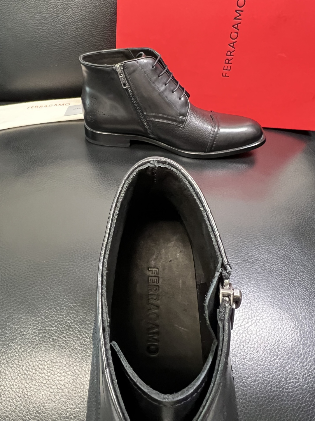 Ferragamo 高品质 顶级工艺品 菲拉格慕 靴子高帮专柜同步发售原厂配置，意大利进口原版牛皮，进口