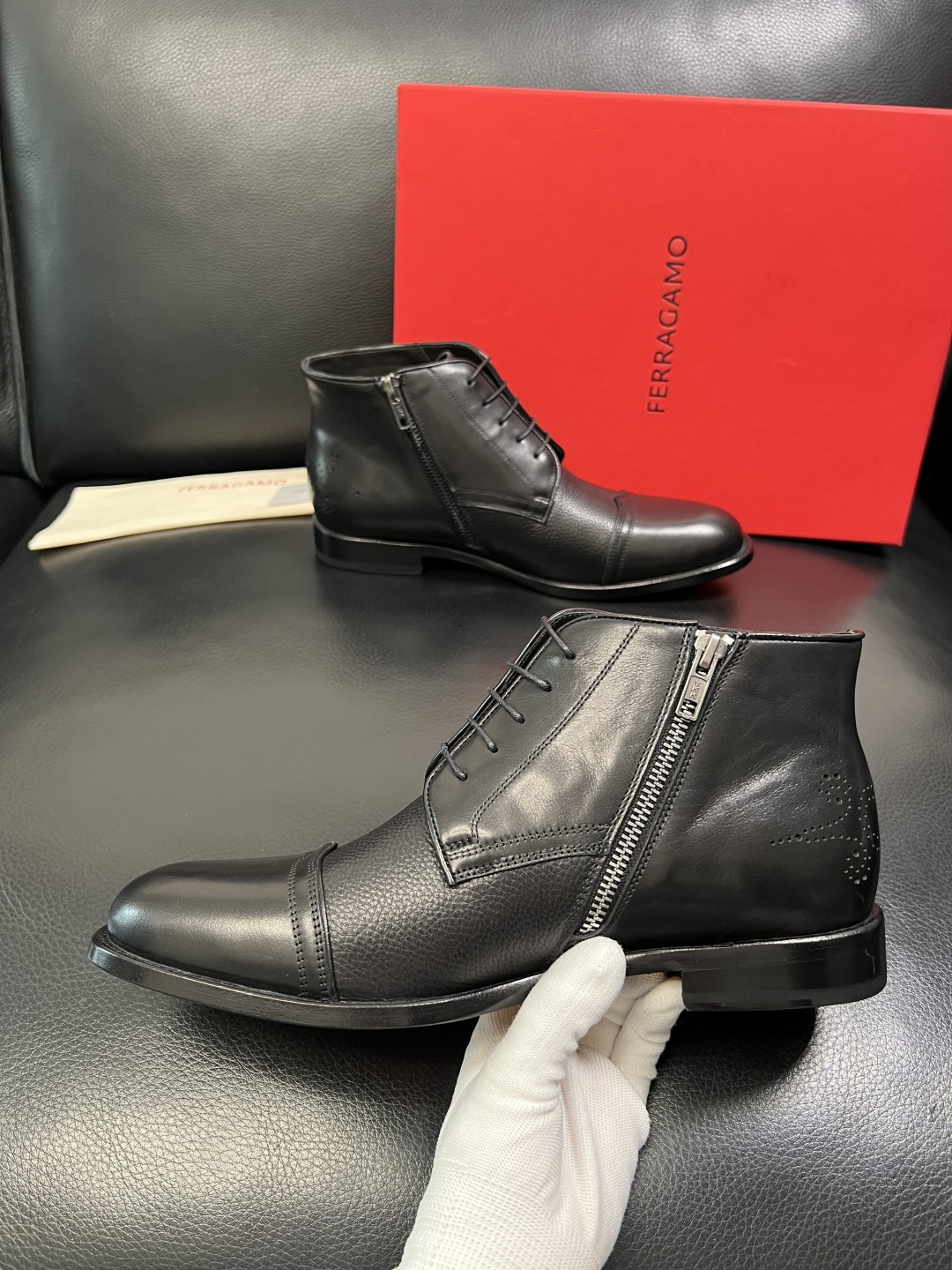 Ferragamo 高品质 顶级工艺品 菲拉格慕 靴子高帮专柜同步发售原厂配置，意大利进口原版牛皮，进口