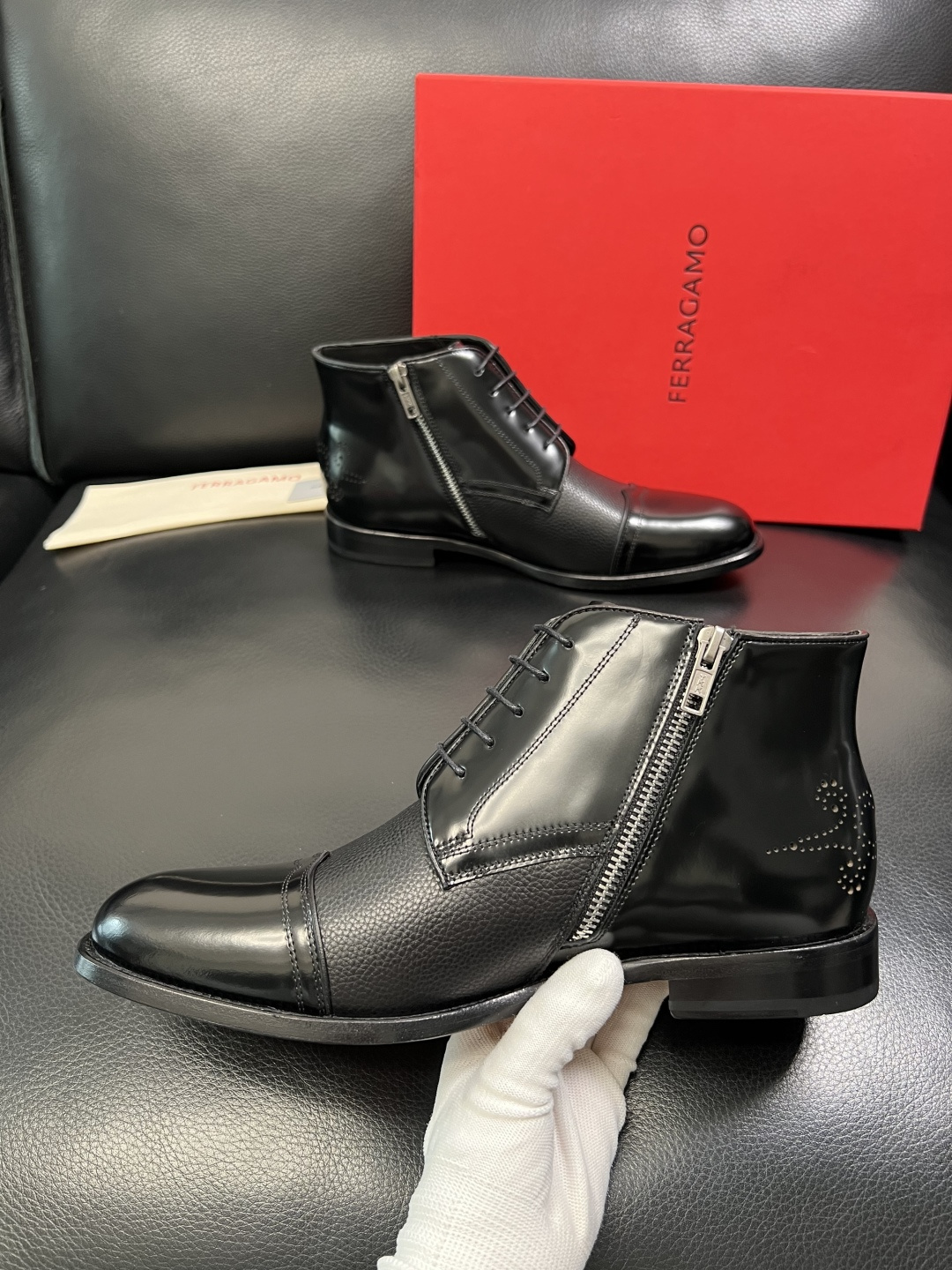 Ferragamo 高品质 顶级工艺品 菲拉格慕 靴子高帮专柜同步发售原厂配置，意大利进口原版牛皮，进口