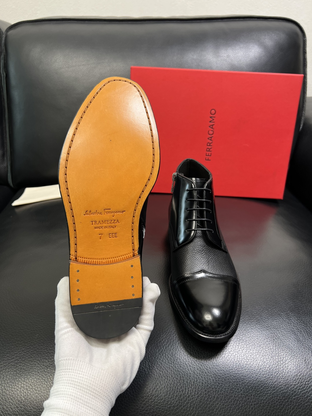 Ferragamo 高品质 顶级工艺品 菲拉格慕 靴子高帮专柜同步发售原厂配置，意大利进口原版牛皮，进口