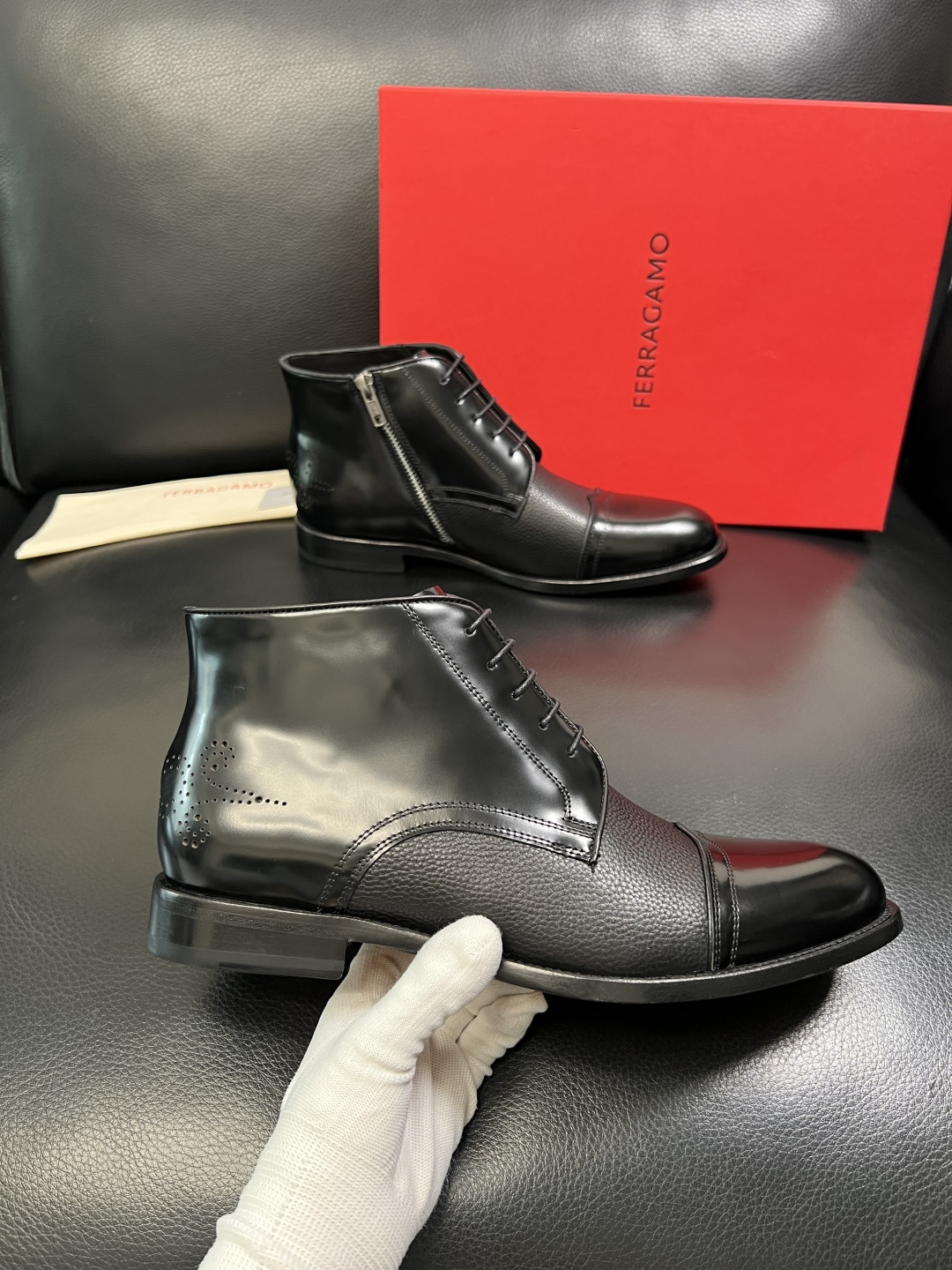 Ferragamo 高品质 顶级工艺品 菲拉格慕 靴子高帮专柜同步发售原厂配置，意大利进口原版牛皮，进口