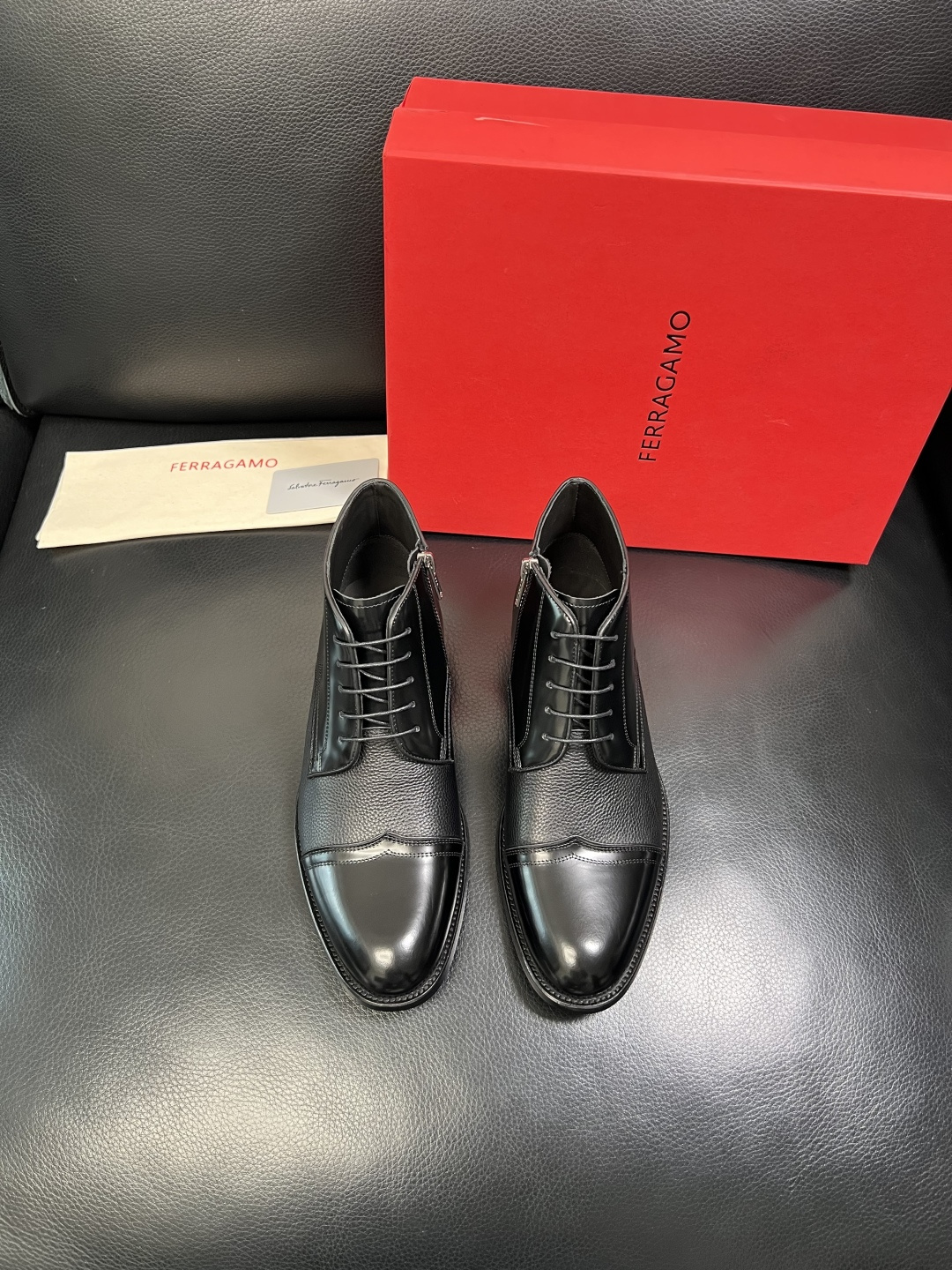 Ferragamo 高品质 顶级工艺品 菲拉格慕 靴子高帮专柜同步发售原厂配置，意大利进口原版牛皮，进口