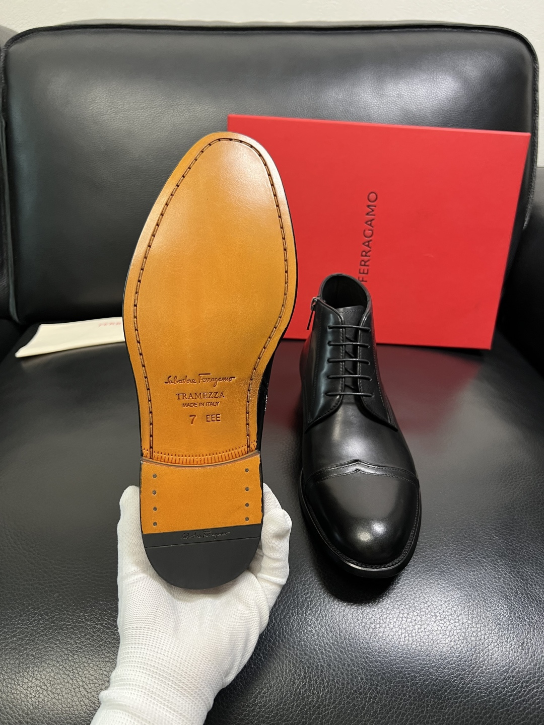 Ferragamo 高品质 顶级工艺品 菲拉格慕 靴子高帮专柜同步发售原厂配置，意大利进口原版牛皮，进口