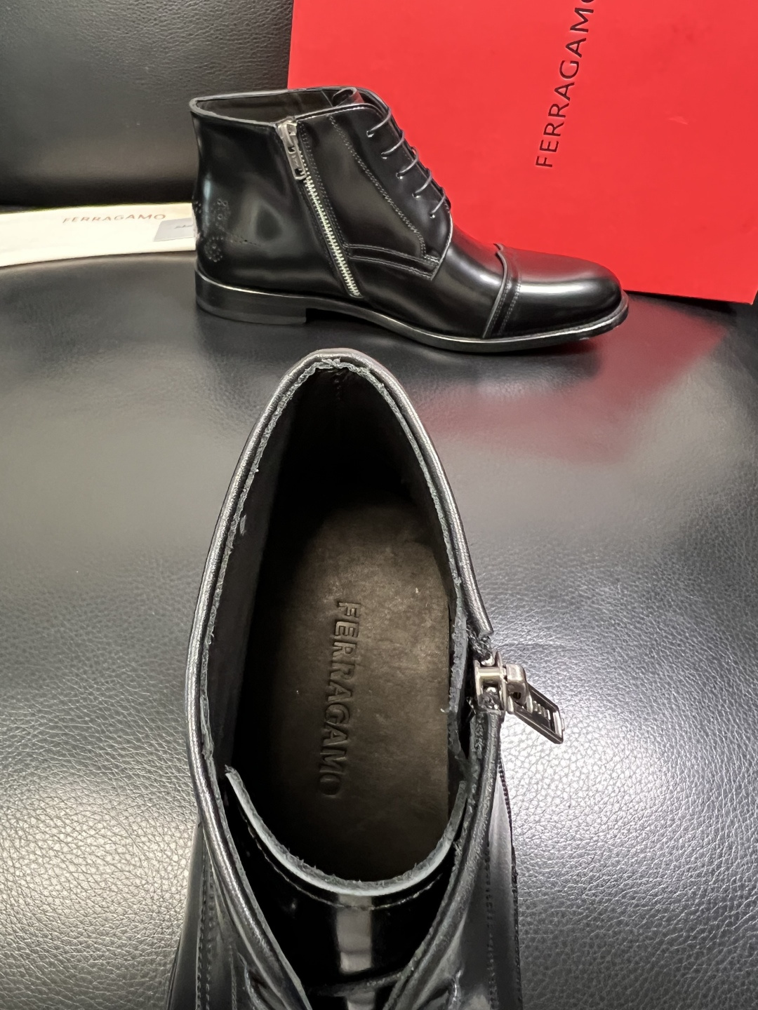 Ferragamo 高品质 顶级工艺品 菲拉格慕 靴子高帮专柜同步发售原厂配置，意大利进口原版牛皮，进口