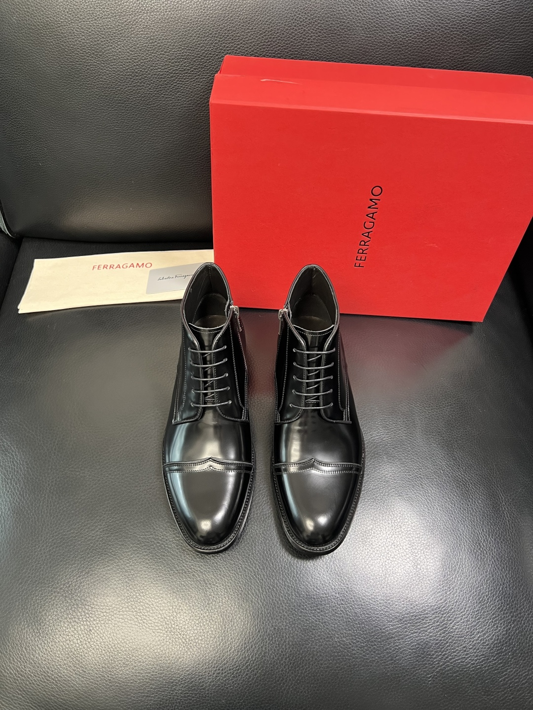 Ferragamo 高品质 顶级工艺品 菲拉格慕 靴子高帮专柜同步发售原厂配置，意大利进口原版牛皮，进口