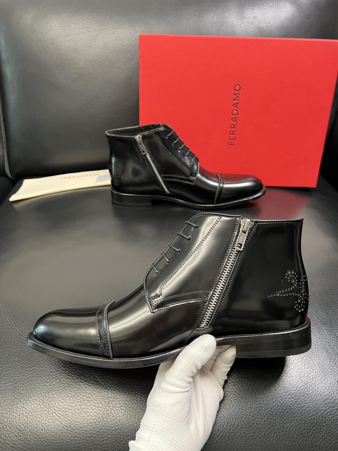 Ferragamo 高品质 顶级工艺品 菲拉格慕 靴子高帮专柜同步发售原厂配置，意大利进口原版牛皮，进口