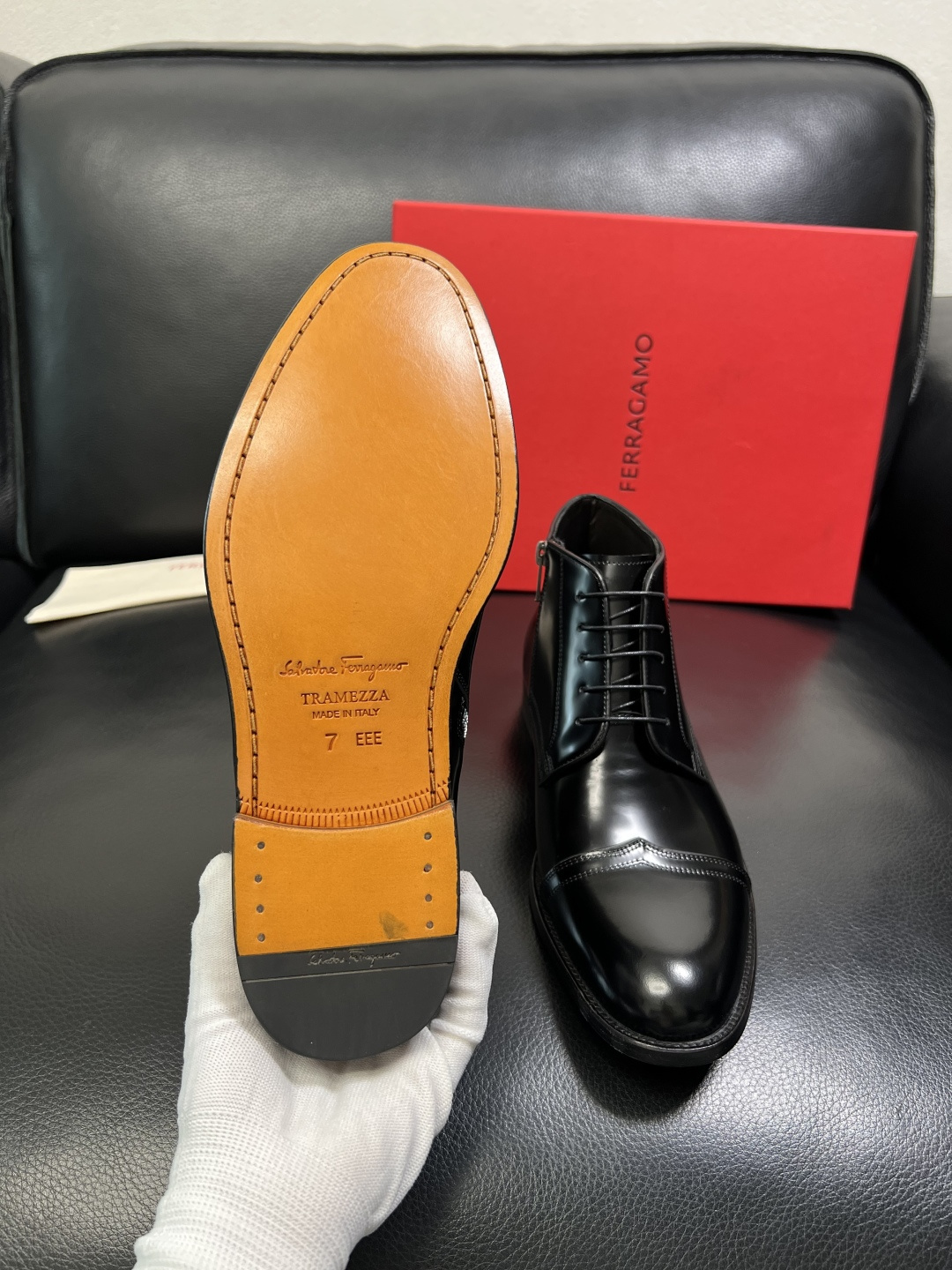 Ferragamo 高品质 顶级工艺品 菲拉格慕 靴子高帮专柜同步发售原厂配置，意大利进口原版牛皮，进口