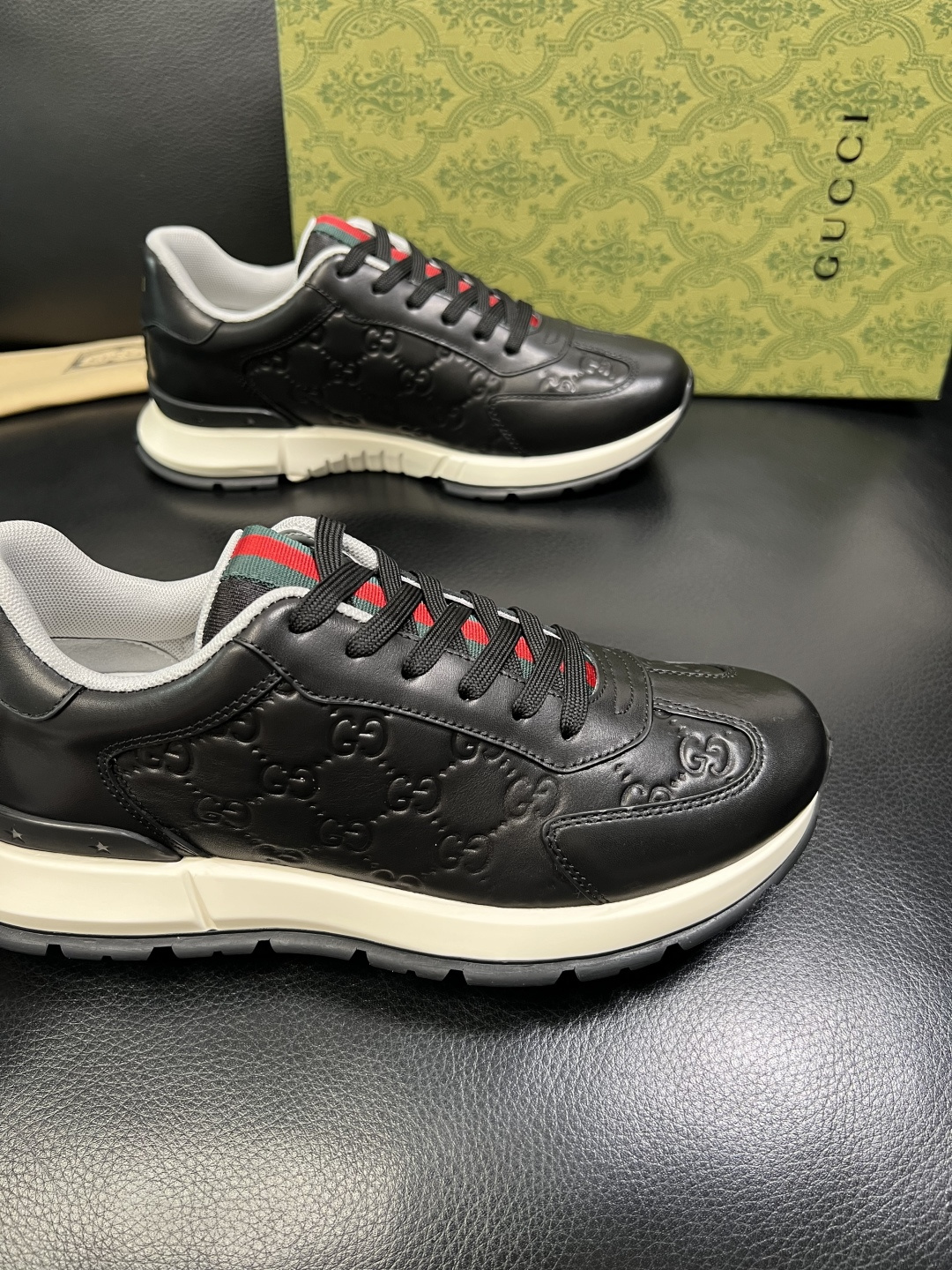 Gucci 高品质 顶级工艺品 古奇 专柜新款原厂配置，意大利进口牛皮面料，进口牛皮内里垫，透气舒适，鞋