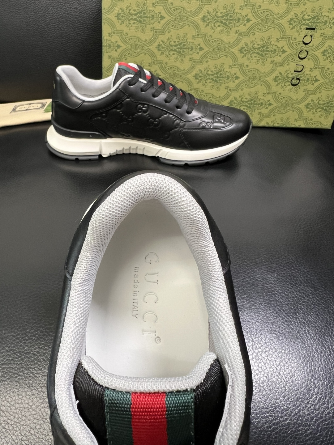 Gucci 高品质 顶级工艺品 古奇 专柜新款原厂配置，意大利进口牛皮面料，进口牛皮内里垫，透气舒适，鞋