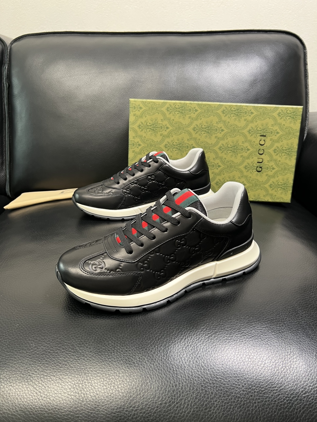 Gucci 高品质 顶级工艺品 古奇 专柜新款原厂配置，意大利进口牛皮面料，进口牛皮内里垫，透气舒适，鞋