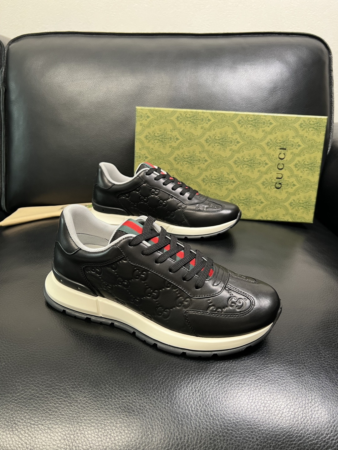 Gucci 高品质 顶级工艺品 古奇 专柜新款原厂配置，意大利进口牛皮面料，进口牛皮内里垫，透气舒适，鞋