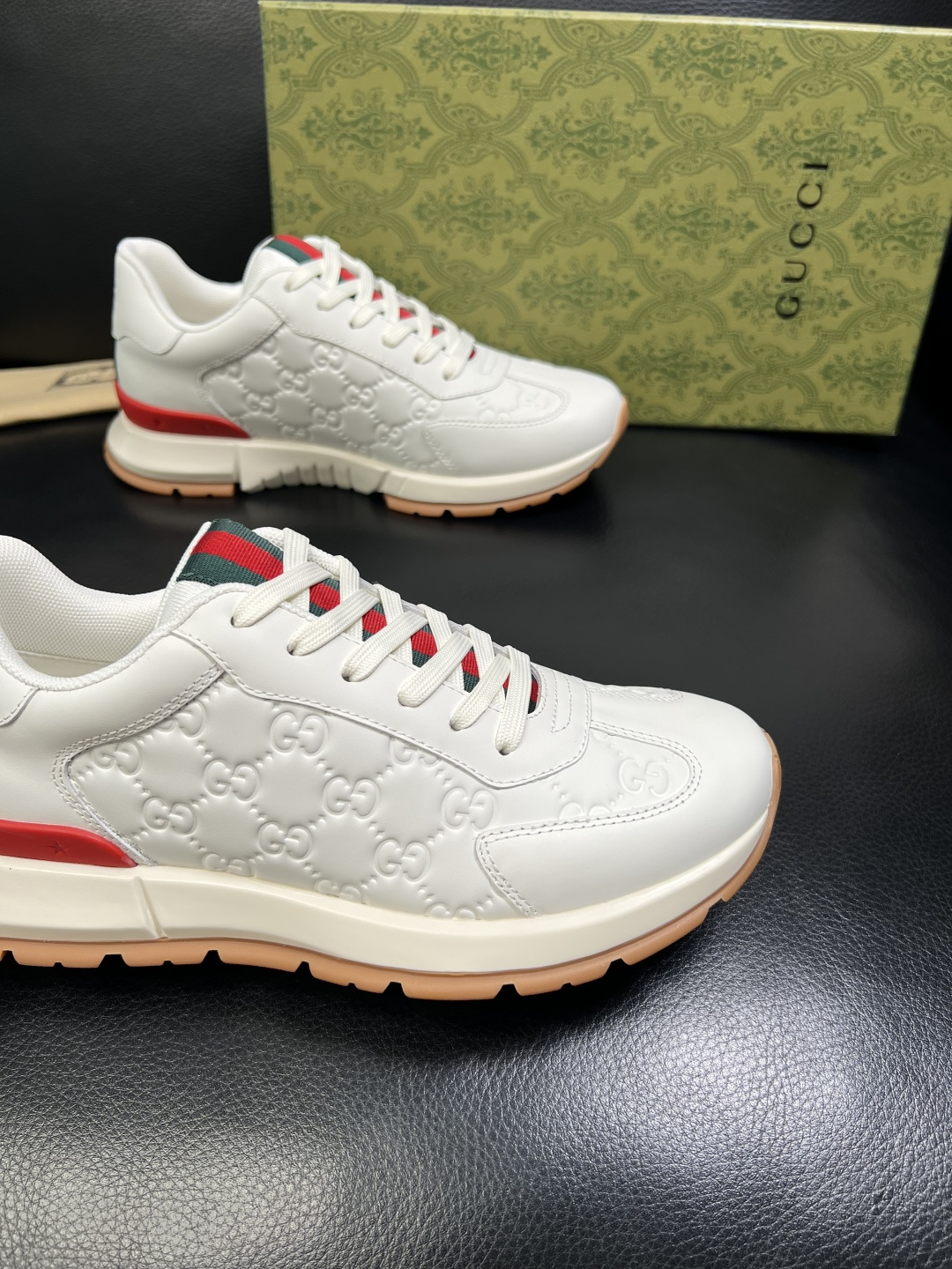 Gucci 高品质 顶级工艺品 古奇 专柜新款原厂配置，意大利进口牛皮面料，进口牛皮内里垫，透气舒适，鞋