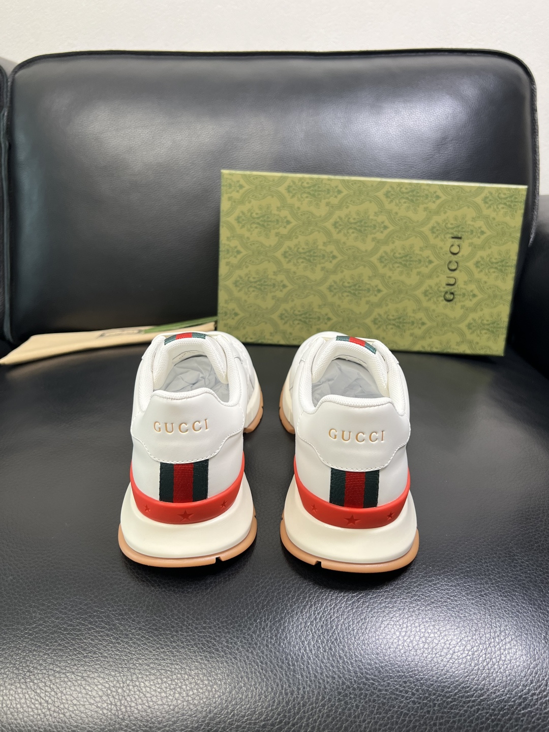 Gucci 高品质 顶级工艺品 古奇 专柜新款原厂配置，意大利进口牛皮面料，进口牛皮内里垫，透气舒适，鞋