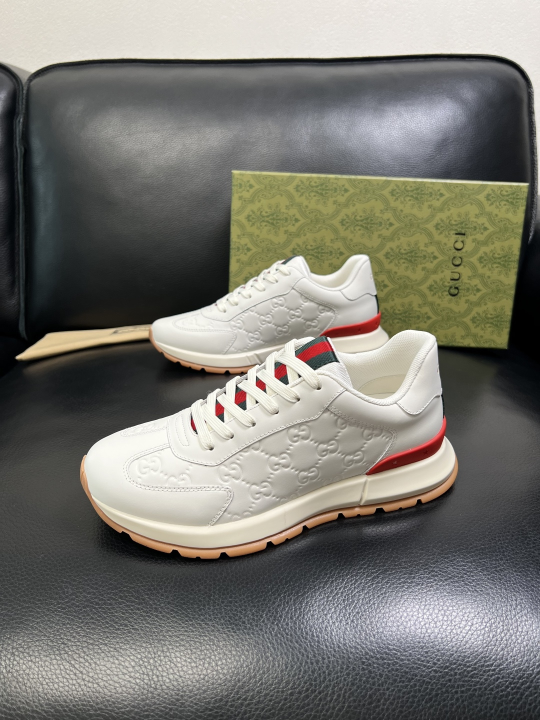 Gucci 高品质 顶级工艺品 古奇 专柜新款原厂配置，意大利进口牛皮面料，进口牛皮内里垫，透气舒适，鞋