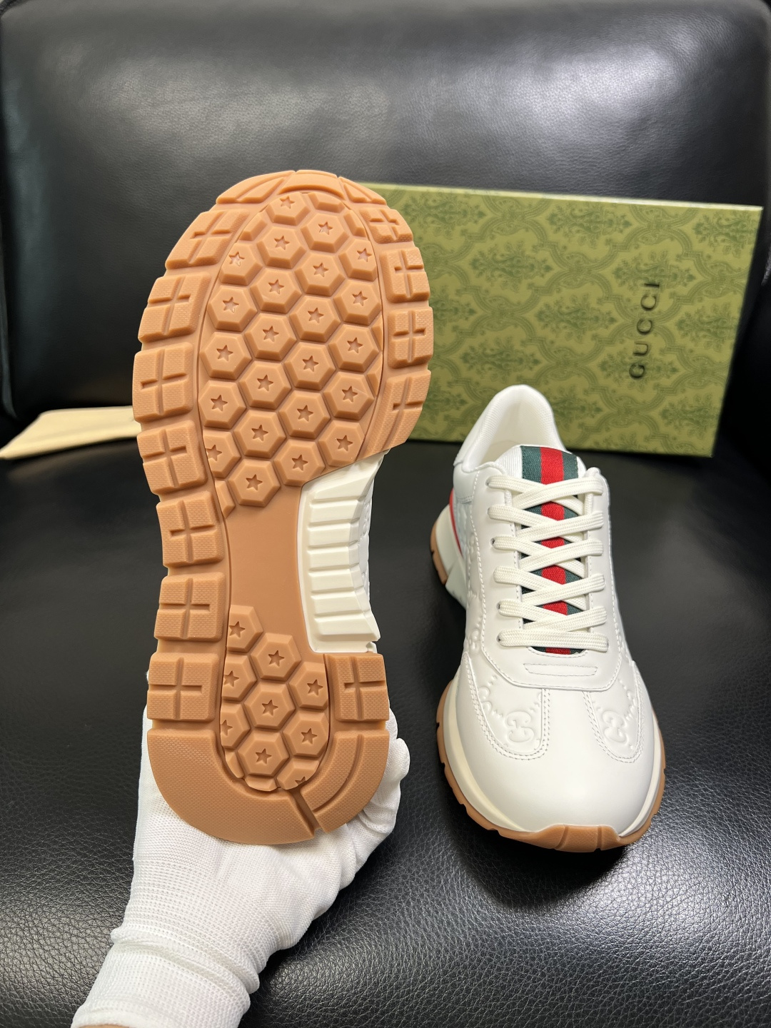 Gucci 高品质 顶级工艺品 古奇 专柜新款原厂配置，意大利进口牛皮面料，进口牛皮内里垫，透气舒适，鞋