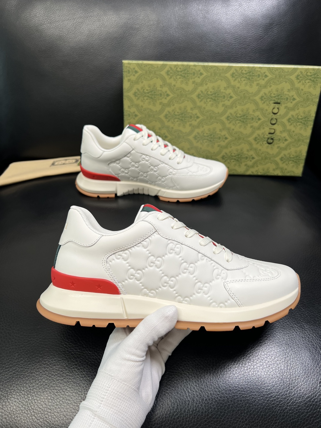 Gucci 高品质 顶级工艺品 古奇 专柜新款原厂配置，意大利进口牛皮面料，进口牛皮内里垫，透气舒适，鞋