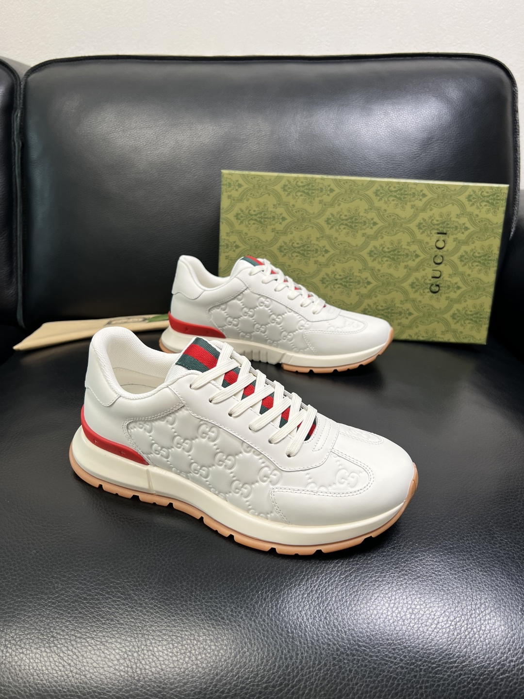 Gucci 高品质 顶级工艺品 古奇 专柜新款原厂配置，意大利进口牛皮面料，进口牛皮内里垫，透气舒适，鞋