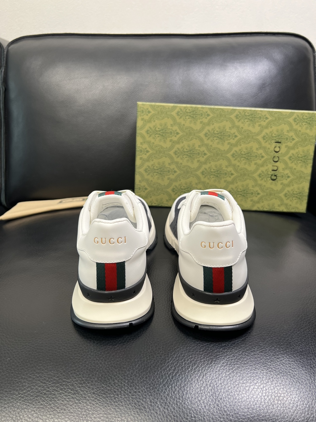 Gucci 高品质 顶级工艺品 古奇 专柜新款原厂配置，意大利进口牛皮面料，进口牛皮内里垫，透气舒适，鞋