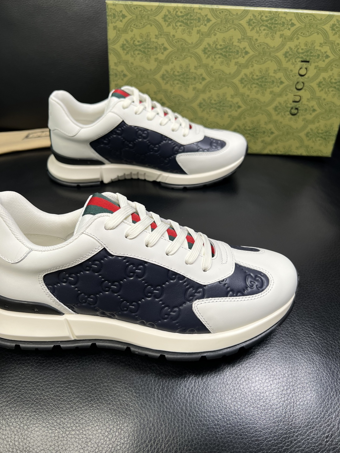 Gucci 高品质 顶级工艺品 古奇 专柜新款原厂配置，意大利进口牛皮面料，进口牛皮内里垫，透气舒适，鞋