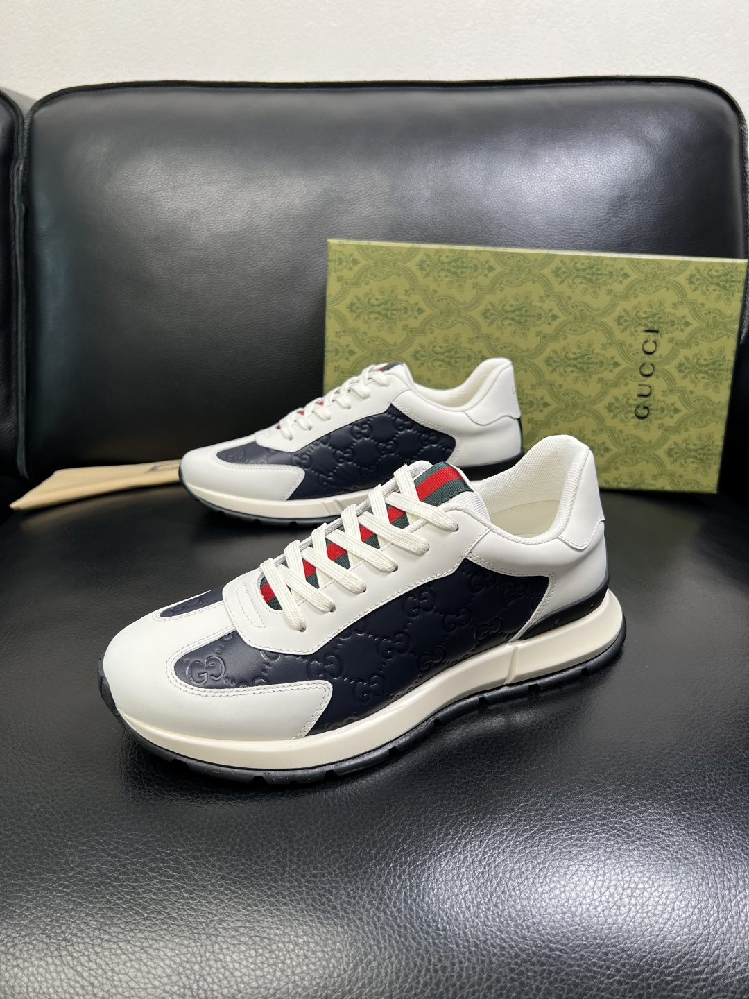 Gucci 高品质 顶级工艺品 古奇 专柜新款原厂配置，意大利进口牛皮面料，进口牛皮内里垫，透气舒适，鞋