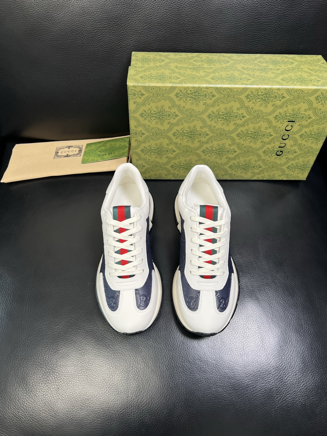 Gucci 高品质 顶级工艺品 古奇 专柜新款原厂配置，意大利进口牛皮面料，进口牛皮内里垫，透气舒适，鞋