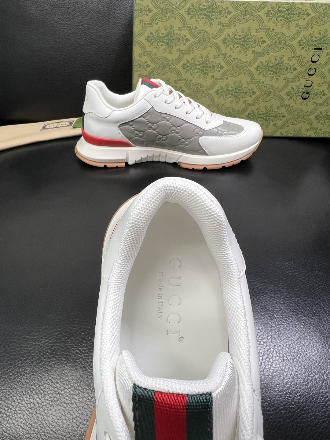 Gucci 高品质 顶级工艺品 古奇 专柜新款原厂配置，意大利进口牛皮面料，进口牛皮内里垫，透气舒适，鞋