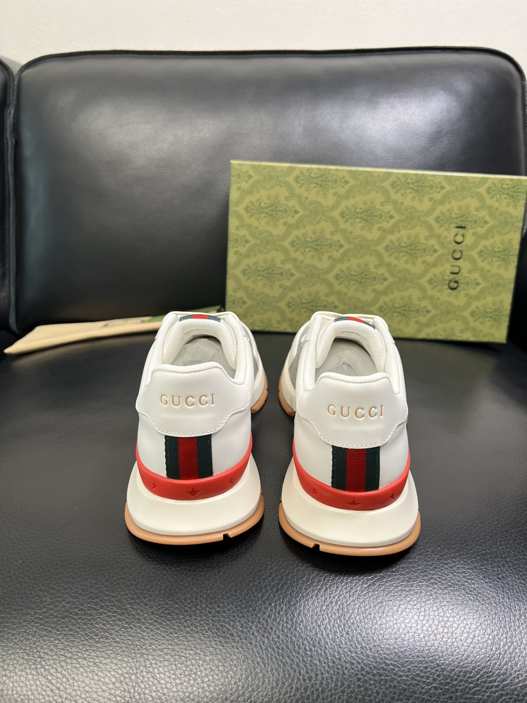 Gucci 高品质 顶级工艺品 古奇 专柜新款原厂配置，意大利进口牛皮面料，进口牛皮内里垫，透气舒适，鞋