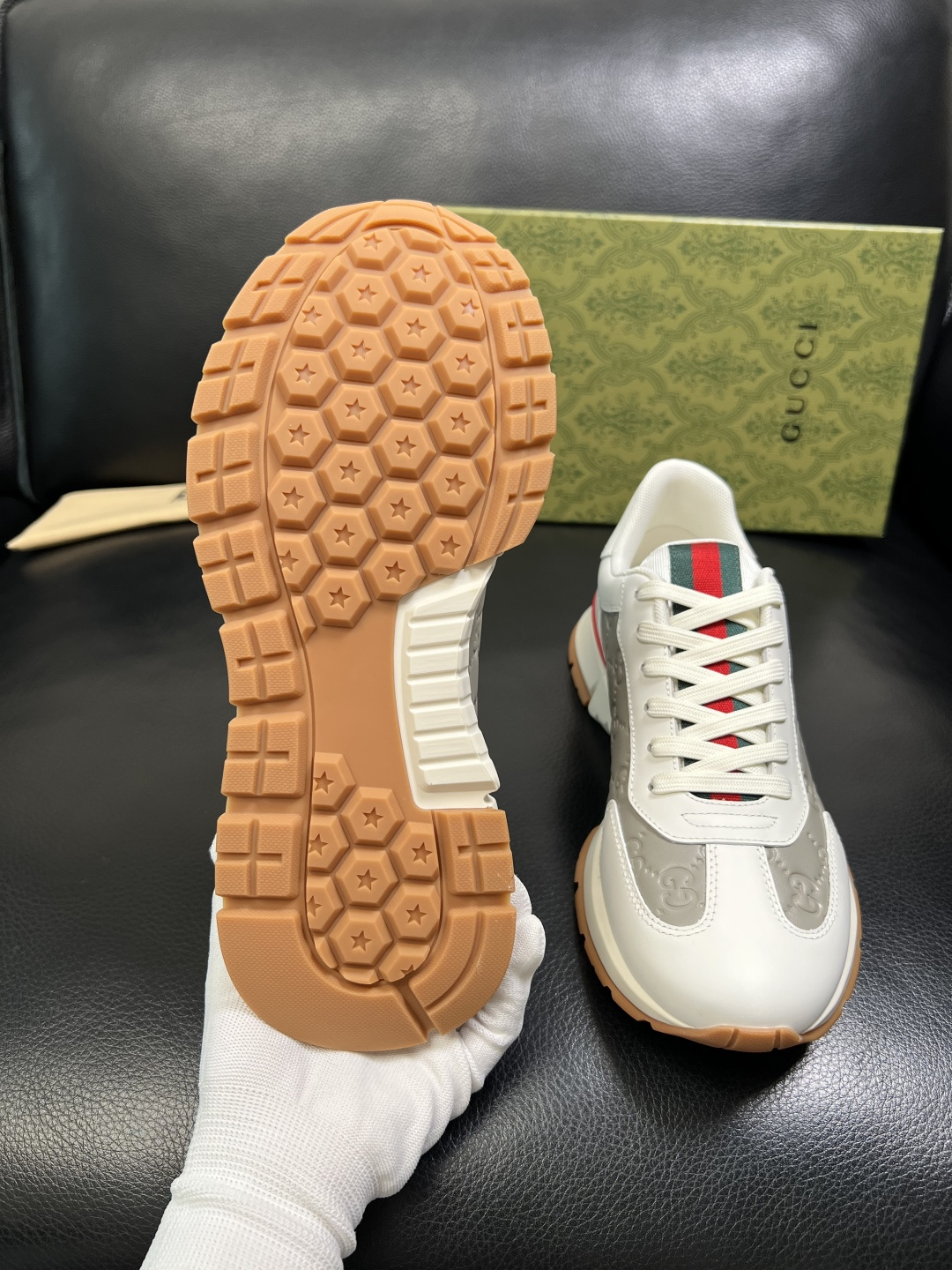 Gucci 高品质 顶级工艺品 古奇 专柜新款原厂配置，意大利进口牛皮面料，进口牛皮内里垫，透气舒适，鞋