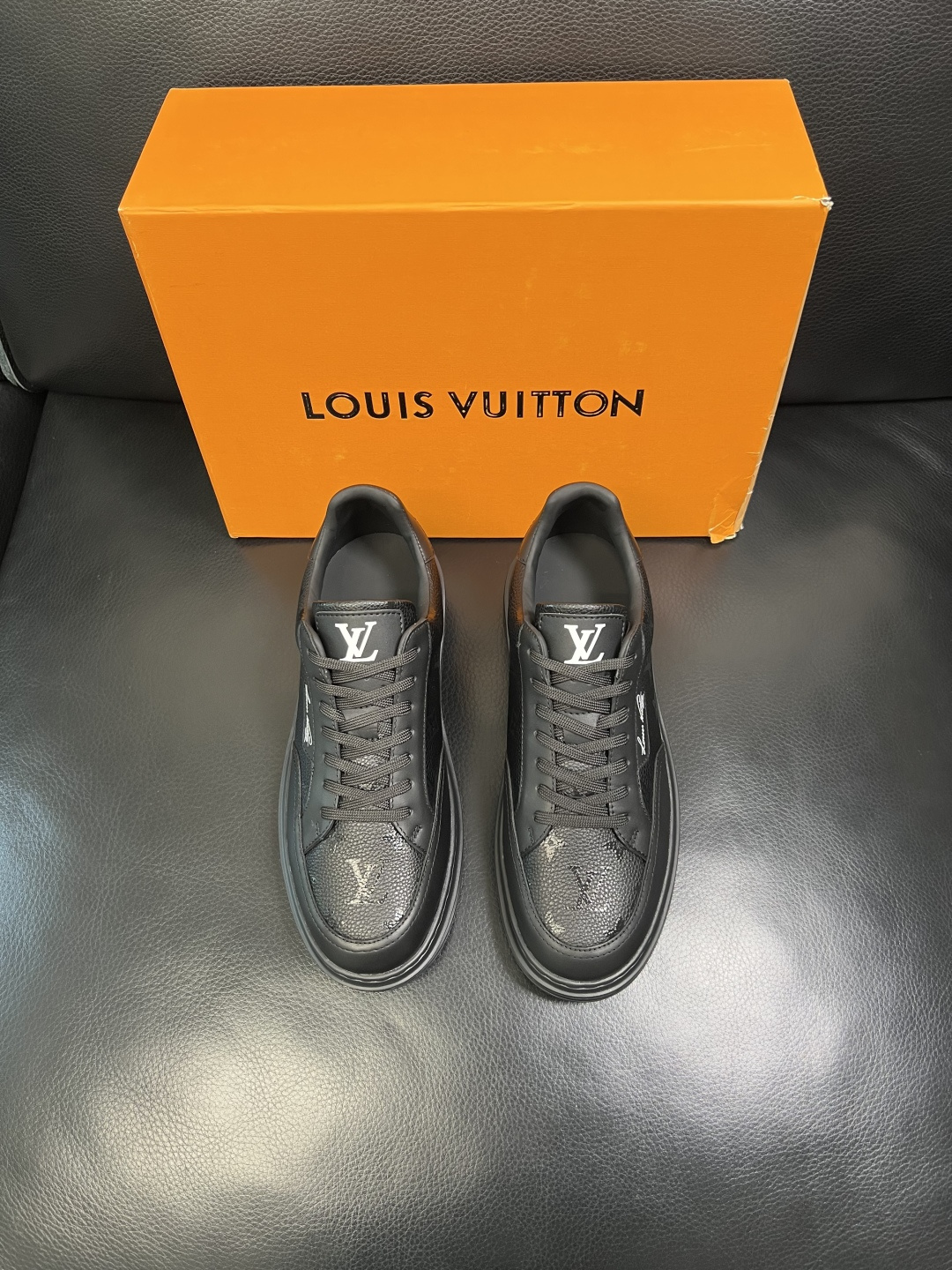 Lv 高品质 顶级工艺品 路易威登，运动板鞋专柜同步，鞋面意大利进口，高品质拼接缤纷色彩复杂工艺品，进口