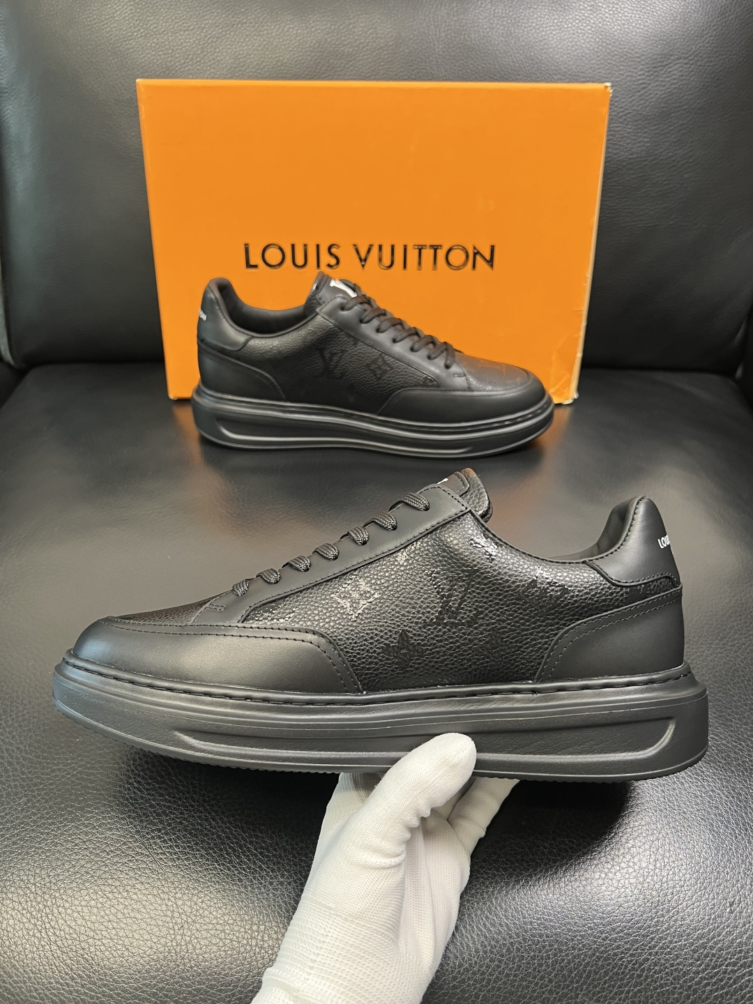 Lv 高品质 顶级工艺品 路易威登，运动板鞋专柜同步，鞋面意大利进口，高品质拼接缤纷色彩复杂工艺品，进口