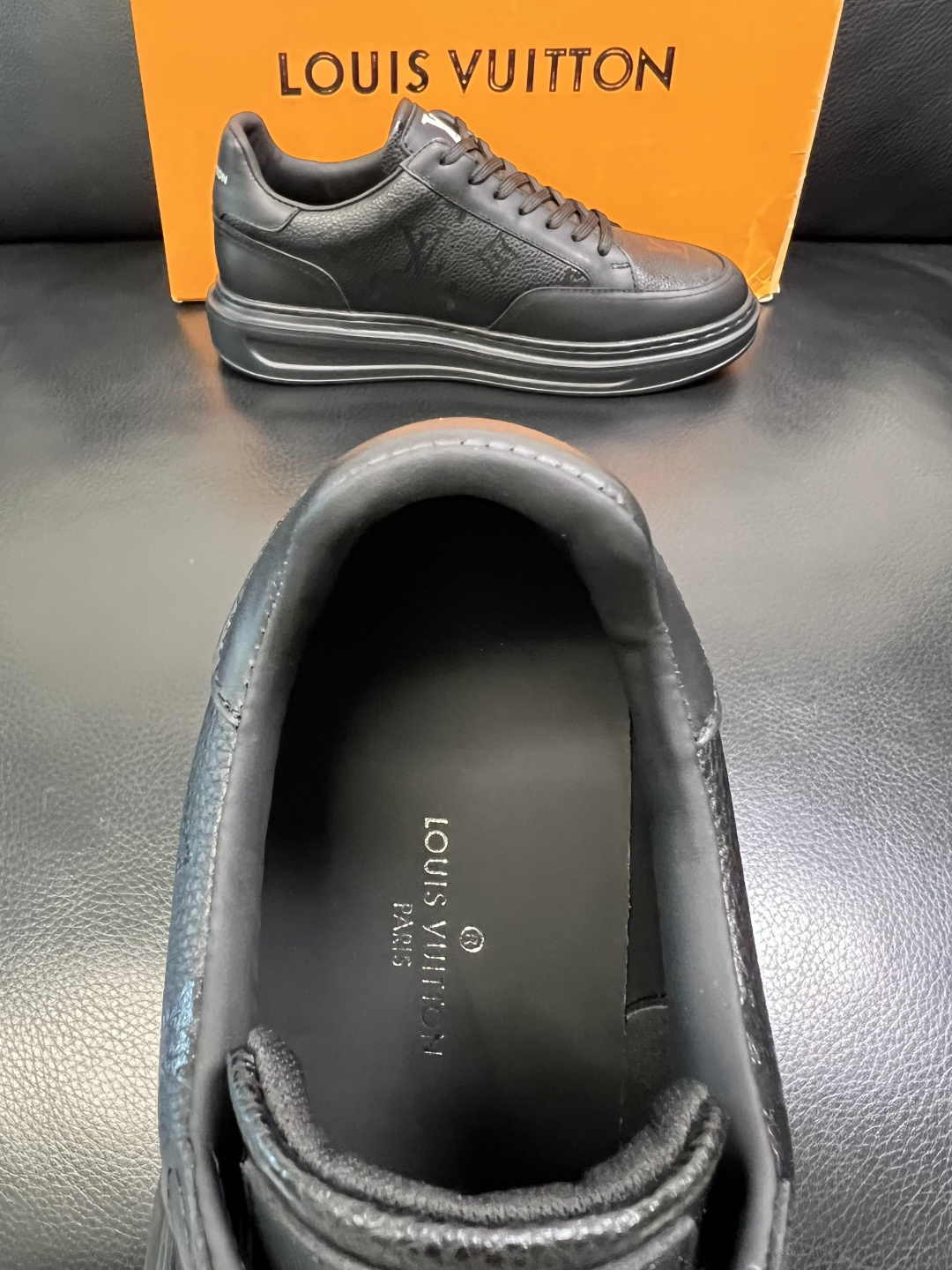 Lv 高品质 顶级工艺品 路易威登，运动板鞋专柜同步，鞋面意大利进口，高品质拼接缤纷色彩复杂工艺品，进口