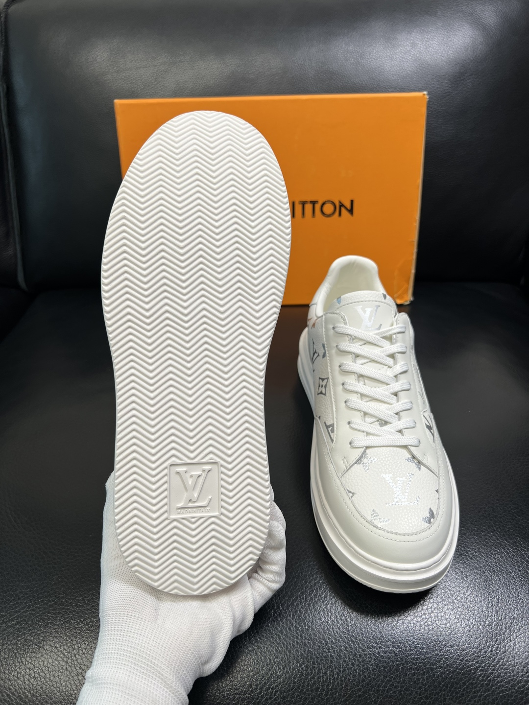 Lv 高品质 顶级工艺品 路易威登，运动板鞋专柜同步，鞋面意大利进口，高品质拼接缤纷色彩复杂工艺品，进口