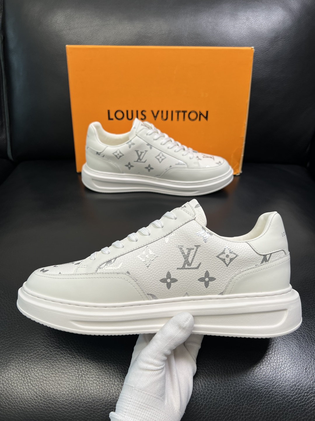 Lv 高品质 顶级工艺品 路易威登，运动板鞋专柜同步，鞋面意大利进口，高品质拼接缤纷色彩复杂工艺品，进口