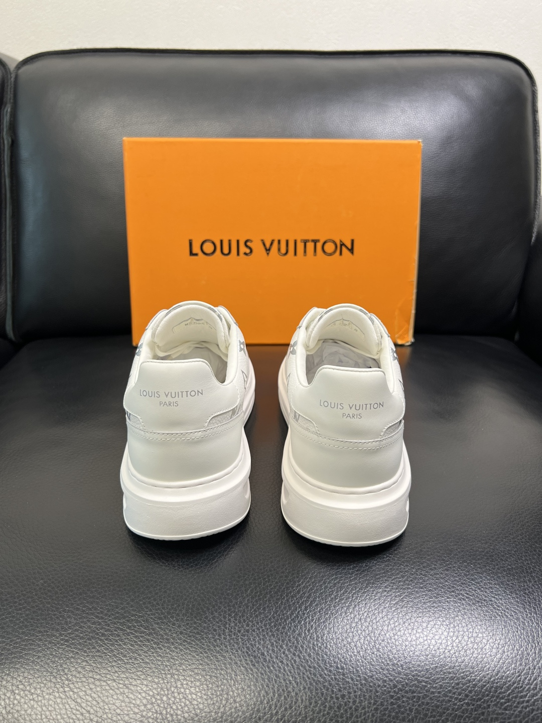 Lv 高品质 顶级工艺品 路易威登，运动板鞋专柜同步，鞋面意大利进口，高品质拼接缤纷色彩复杂工艺品，进口