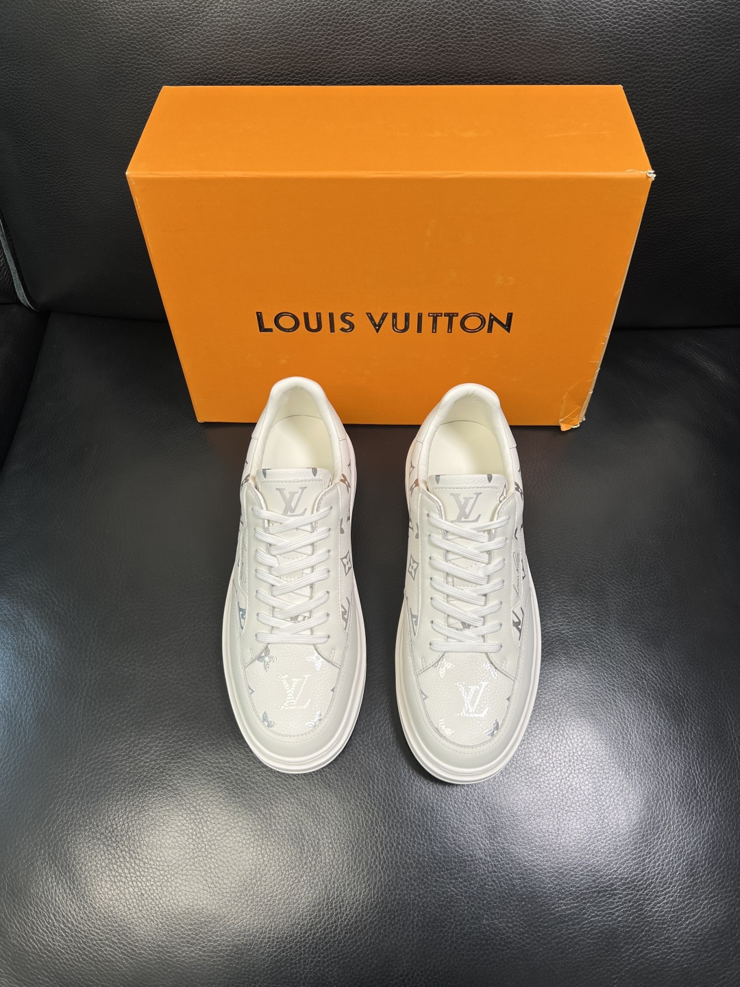 Lv 高品质 顶级工艺品 路易威登，运动板鞋专柜同步，鞋面意大利进口，高品质拼接缤纷色彩复杂工艺品，进口