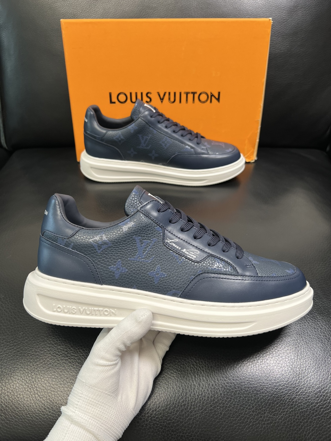 Lv 高品质 顶级工艺品 路易威登，运动板鞋专柜同步，鞋面意大利进口，高品质拼接缤纷色彩复杂工艺品，进口