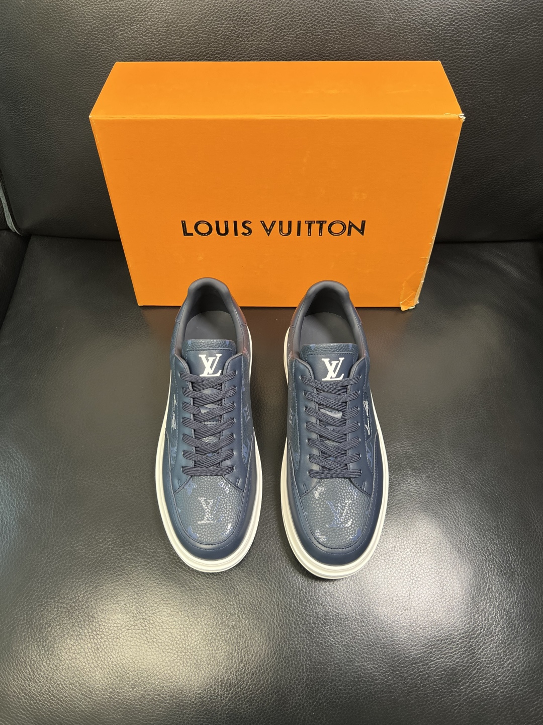 Lv 高品质 顶级工艺品 路易威登，运动板鞋专柜同步，鞋面意大利进口，高品质拼接缤纷色彩复杂工艺品，进口